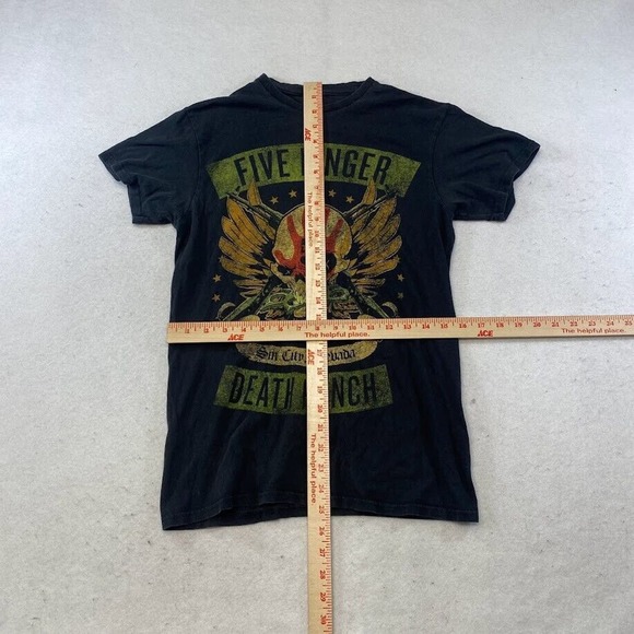Five Finger Death Punch Band Tee Thrifted Vintage Style Size S - Picture 3 of 8